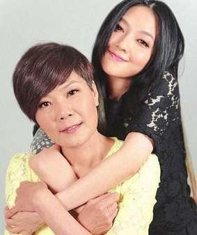 娱乐吃瓜酱戏精母女